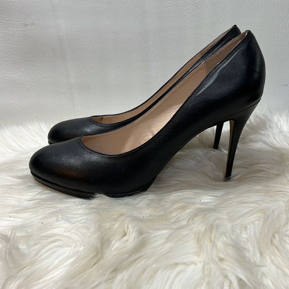 Victoria Secret Rounded Toe  Leather Stilettos Size 11 Medium - Picture 2 of 6
